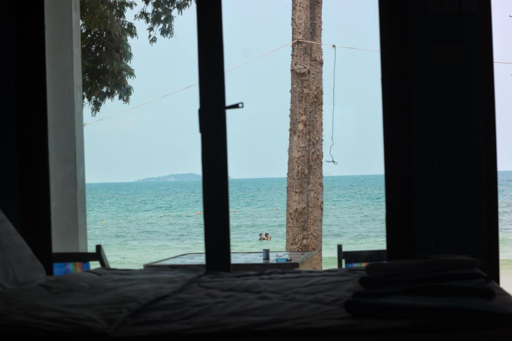 ลุงดำฮัทบีช Koh Samet Quarto foto